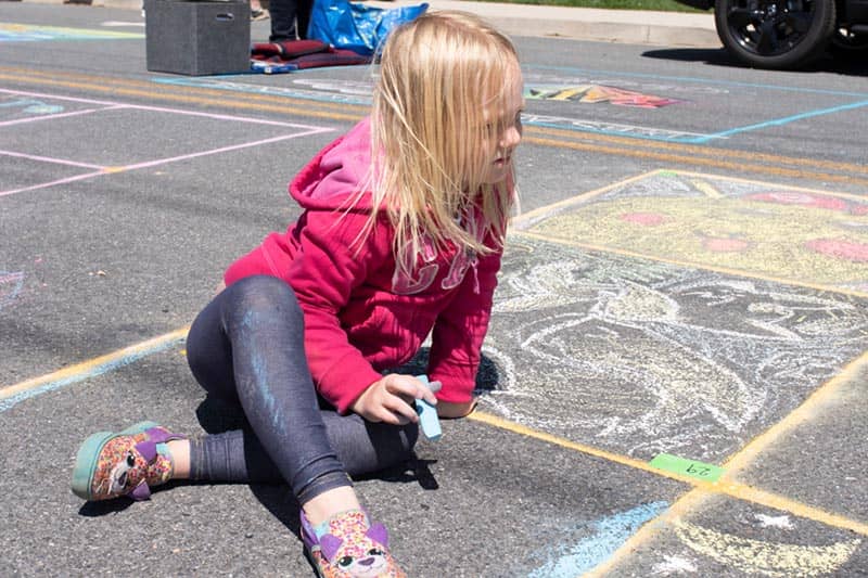 Coloring the Street